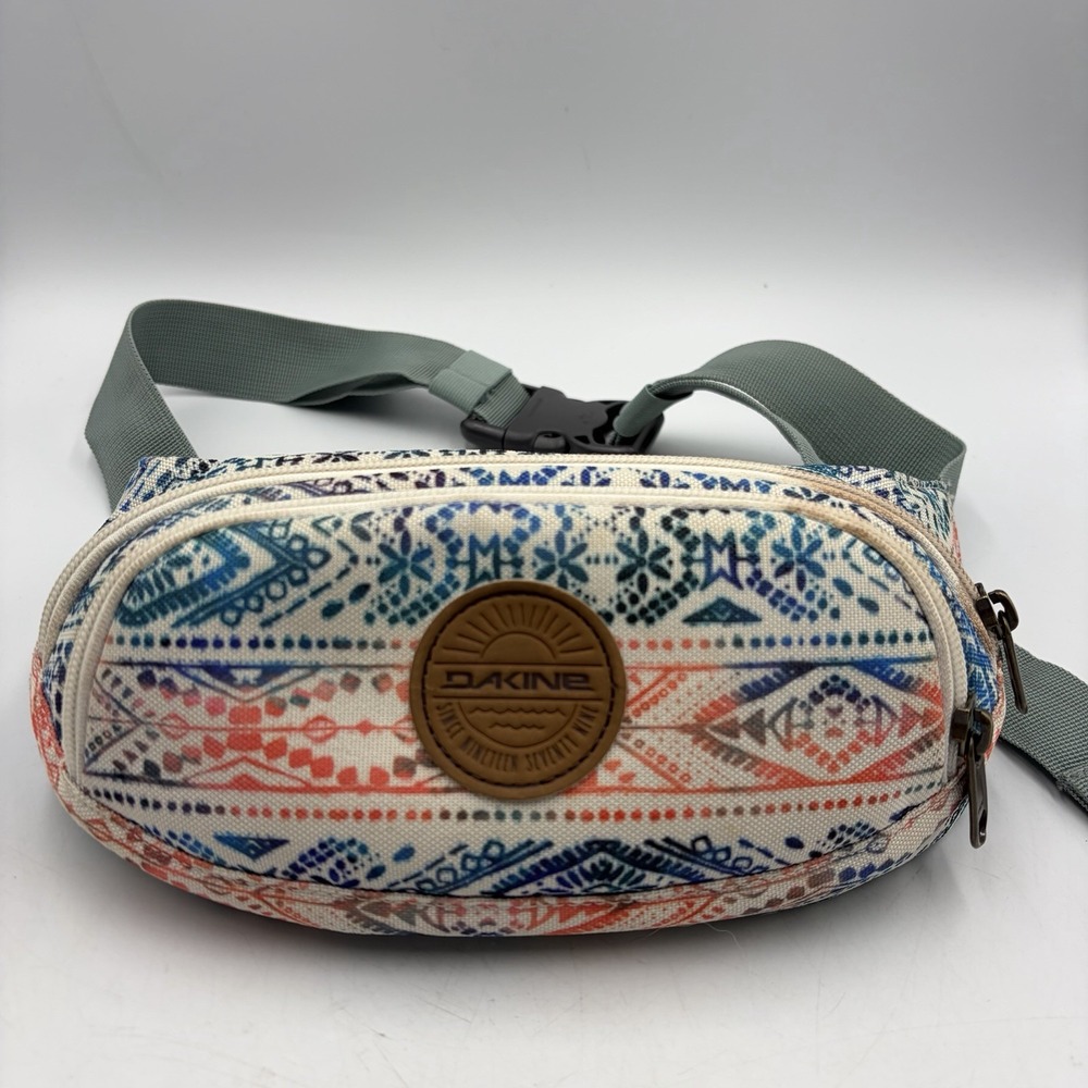 Dakine Classic Hip Pack Fanny Waist Bag Zip Aztec Geometric Print Adventure